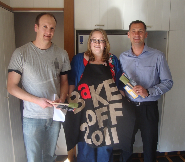 Runners up Andrew Fitzgerald (ViaStrada; left) and Tim Wright (from QTP), with Kathryn Stapleton (ViaStrada) taking out the grand prize.